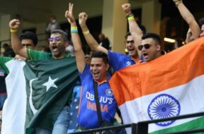 भारत व पाकिस्तान की टक्कर