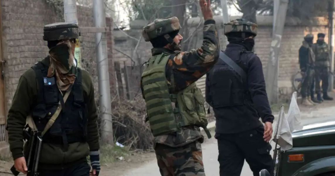 जम्मू-कश्मीर : राजौरी में सैन्य शिविर पर फिदायीन हमला, 3  जवान शहीद, 2 आतंकी ढेर