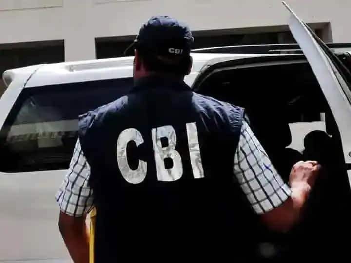 जम्मू-कश्मीर SI भर्ती घोटाला में बड़ी कार्रवाई, 33 जगहों पर CBI की छापेमारी जारी