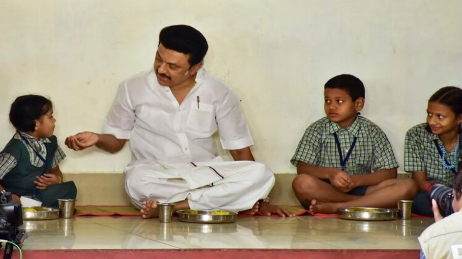 तमिलनाडु : मुख्यमंत्री स्टालिन ने प्राथमिक स्कूलों के विद्यार्थियों के लिए शुरू की नि:शुल्क जलपान योजना