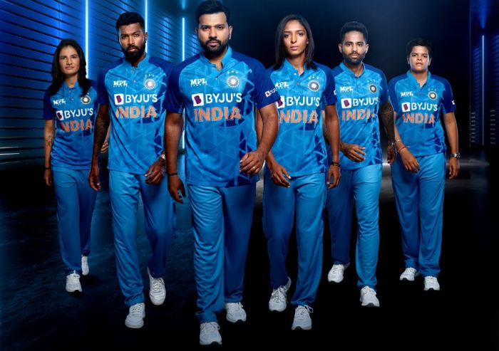 टी20 विश्व कप : भारतीय टीम की नई जर्सी लॉन्च, रोहित एंड कम्पनी अब इसी जर्सी में दिखेगी