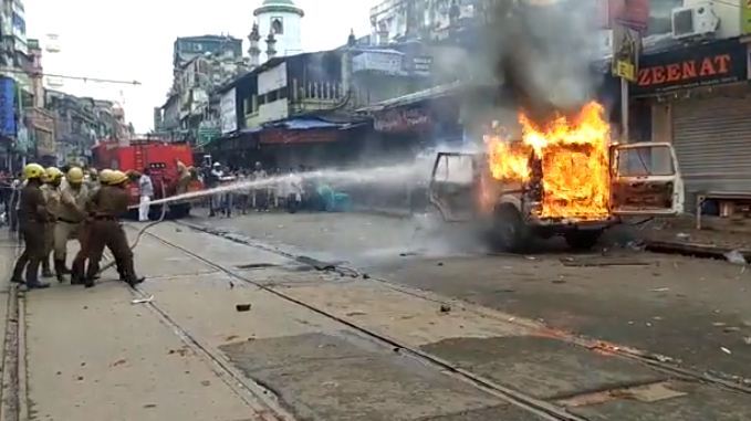 पश्चिम बंगाल : ‘नबन्ना अभियान’ के दौरान उग्र हुई भाजपा, पुलिस वाहन फूंका, सुकांत मजूमदार हिरासत में