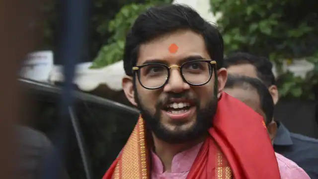 आदित्य ठाकरे का देवेंद्र फडणवीस पर तीखा हमला – ‘मैं डिप्टी सीएम होता तो इस्तीफा दे देता’