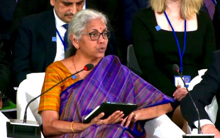 निर्मला सीतारमण ने आईएमएफ मुख्यालय में कहा – वैश्विक प्रतिकूलताओं के बावजूद सही दिशा में बनी रहेगी भारतीय अर्थव्यवस्था
