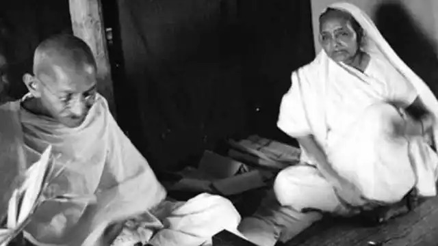 Gandhi Jayanti : जब गांधीजी सिर्फ 4 रुपये के लिए कस्तूरबा से नाराज हो गए थे
