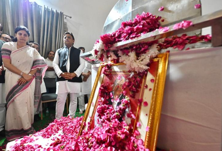 मुलायम सिंह का अंतिम दर्शन करने सैफई आएंगे पीएम मोदी, श्रद्धांजलि के बाद मेला ग्राउंड पर अंतिम संस्कार
