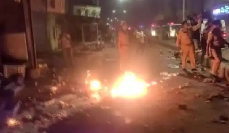 गुजरात पुलिस का दावा – दिवाली पर वडोदरा में हुआ दंगा पूर्व नियोजित था