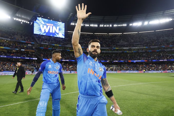 टी20 विश्व कप : विराट कोहली की आतिशी पारी से टीम इंडिया ने देशवासियों को दिया दिवाली का तोहफा, अंतिम गेंद पर हारा पाकिस्तान