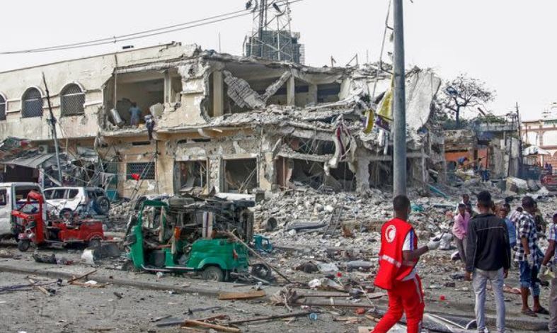 सोमालिया : राजधानी मोगादिशू में 2 बम धमाकों में 100 लोगों की मौत, 300 घायल