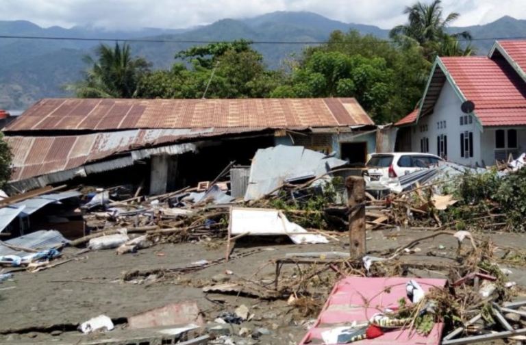 इंडोनेशिया में भूकंप : कई सेकेंड तक हिली धरती, कम से कम 20 लोगों की मौत, 300 घायल