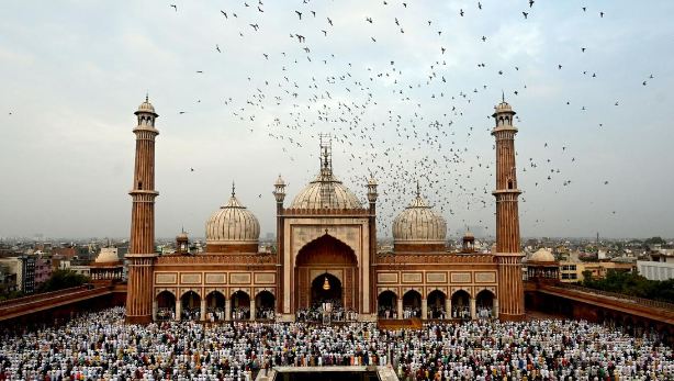 दिल्ली : जामा मस्जिद में लड़कियों के अकेले जाने पर पाबंदी को लेकर बिफरीं स्वाति मालिवाल, कहा – नोटिस जारी करेंगे