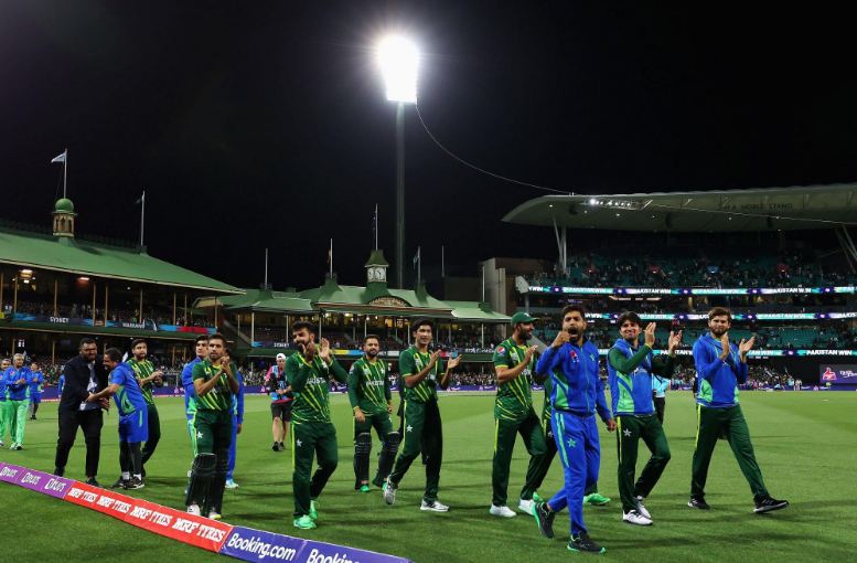 टी20 विश्व कप क्रिकेट : पाकिस्तान 13 वर्षों बाद फाइनल में, बाबर-रिजवान की शतकीय भागीदारी के सामने न्यूजीलैंड पस्त