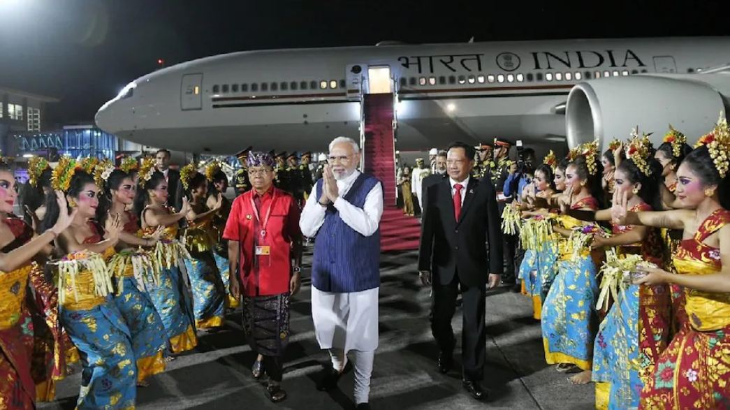 पीएम मोदी बाली पहुंचे, जी-20 शिखर सम्‍मेलन में कई वैश्‍विक मुद्दों पर विचार-विमर्श करेंगे
