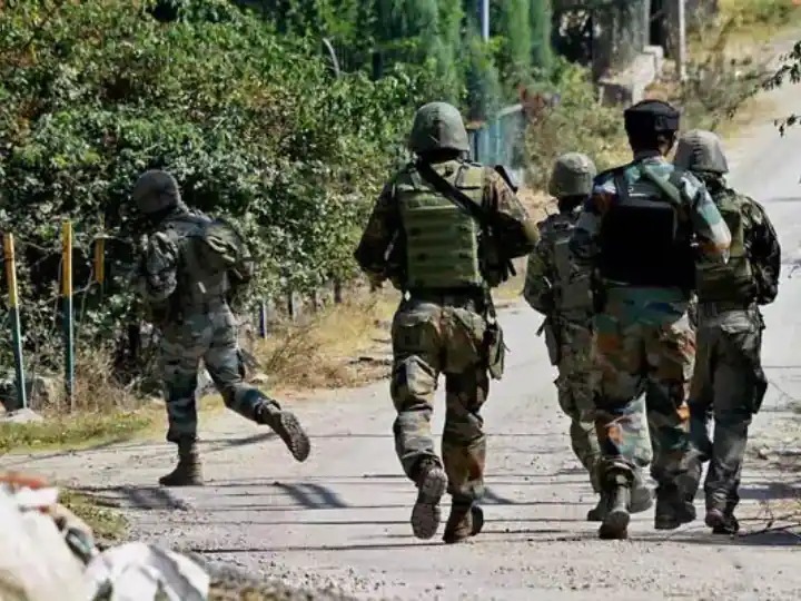 जम्मू कश्मीर : सिधरा इलाके में पुलिस के साथ हुई मुठभेड़ में तीन आतंकी ढेर