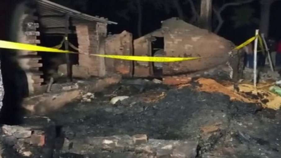यूपी के मऊ में भाषण हादसा : आग लगने से चार बच्चों समेत पांच की मौत, जांच में जुटी पुलिस