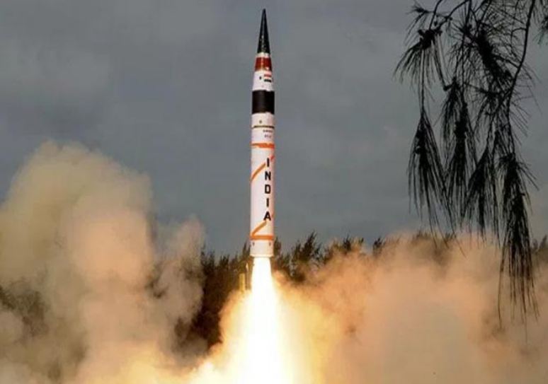भारत ने अग्नि-V परमाणु सक्षम बैलिस्टिक मिसाइल का किया सफल रात्रि परीक्षण, 5000 किमी से ज्यादा मार करने में सक्षम