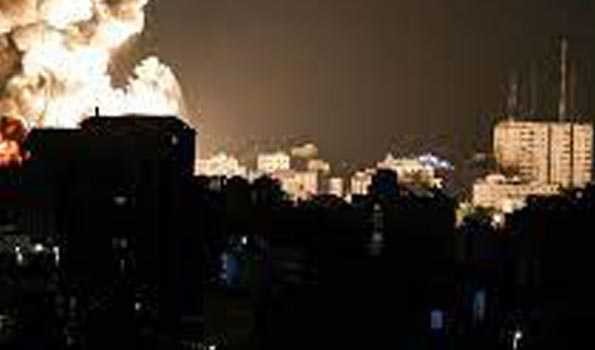 इजराइली लड़ाकू विमानों ने रॉकेट के जवाब में गाजा पर किया हवाई हमला
