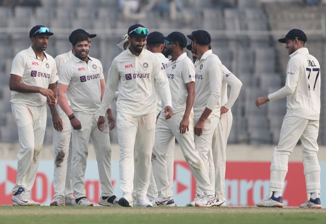 द्वितीय टेस्ट : उमेश और अश्विन के सामने बांग्लादेश की पहली पारी 227 रनों पर सिमटी