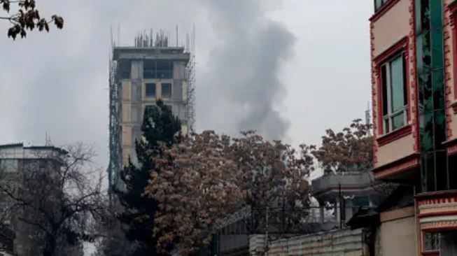 काबुल में होटल पर हमले के बाद बौखलाया चीन, अपने नागरिकों से यथाशीघ्र अफगानिस्तान छोड़ने को कहा