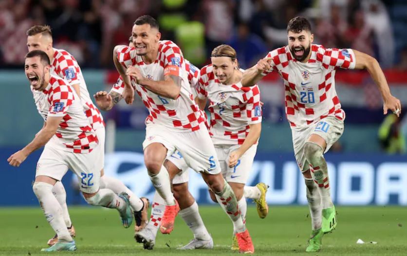 फीफा विश्व कप : गत उपजेता क्रोएशिया क्वार्टर फाइनल में, जापान पेनाल्टी शूटआउट में परास्त