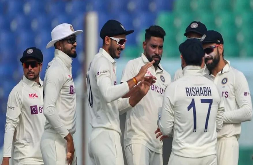 प्रथम टेस्ट : कुलदीप और सिराज ने बांग्लादेश को फॉलोऑन के भंवर में फंसाया, 404 रनों पर थमी भारतीय पारी  