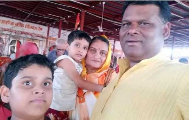 भाजपा नेता ने परिवार सहित जहरीला पदार्थ का सेवन कर की आत्महत्या, सोशल मीडिया पर लिखी मार्मिक पोस्ट