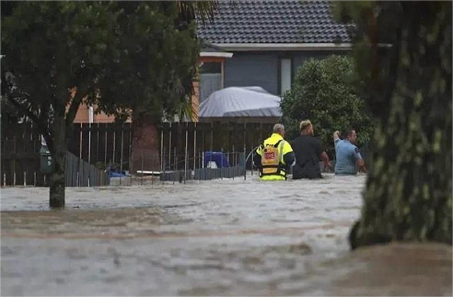 न्यूजीलैंड के सबसे बड़े शहर में भारी बारिश ने मचाई तबाही, 2 की मौत, एयरपोर्ट पर फंसे सैंकड़ों लोग