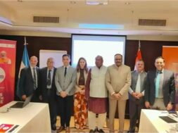 अमेरिका व कनाडा के निवेशक