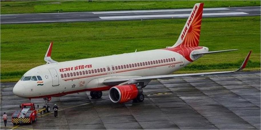 फ्लाइट में बुजुर्ग महिला पर पेशाब करने वाला नशे में धुत शख्स ‘No Fly List’ में डाला गया