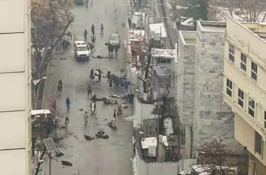 काबुल : अफगान विदेश मंत्रालय के बाहर फिदायीन हमला, 20 की मौत