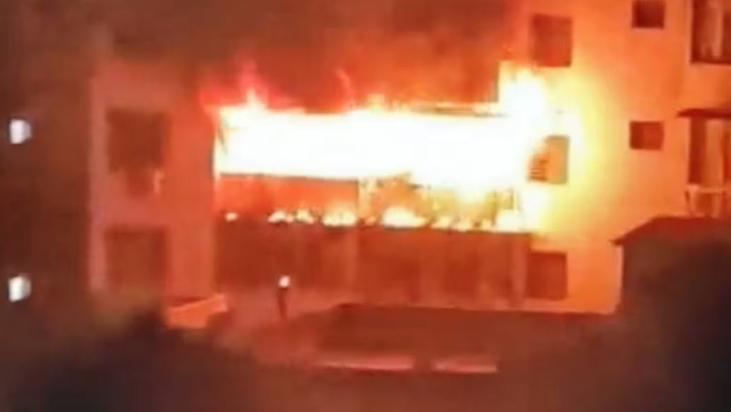 झारखंड : धनबाद के बहुमंजिला आशीर्वाद टावर में भीषण आग, 14 की मौत, 18 घायल