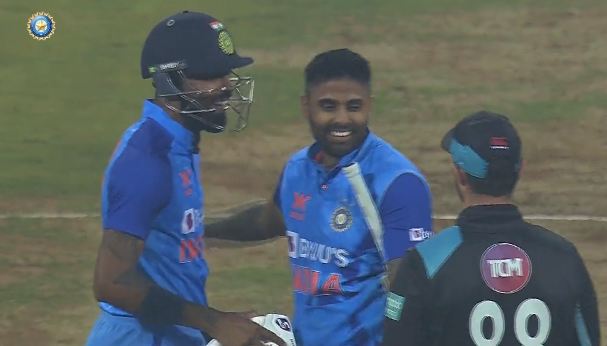 टीम इंडिया की अंतिम ओवर में रोमांचक जीत, न्यूजीलैंड के खिलाफ टी20 सीरीज 1-1 की बराबरी पर पहुंची