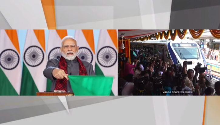 पीएम मोदी ने 8वीं वंदे भारत एक्सप्रेस को दिखाई हरी झंडी, सिकंदराबाद-विशाखापत्तनम रूट पर हुई शुरुआत