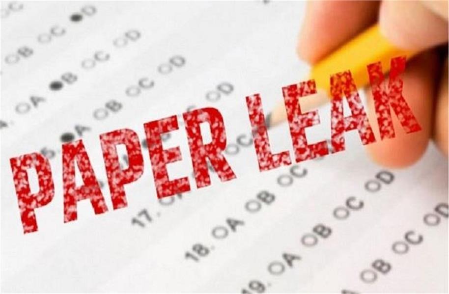 गुजरात में पेपर लीक, जूनियर क्लर्क भर्ती परीक्षा रद, केजरीवाल ने केंद्र पर उठाए सवाल