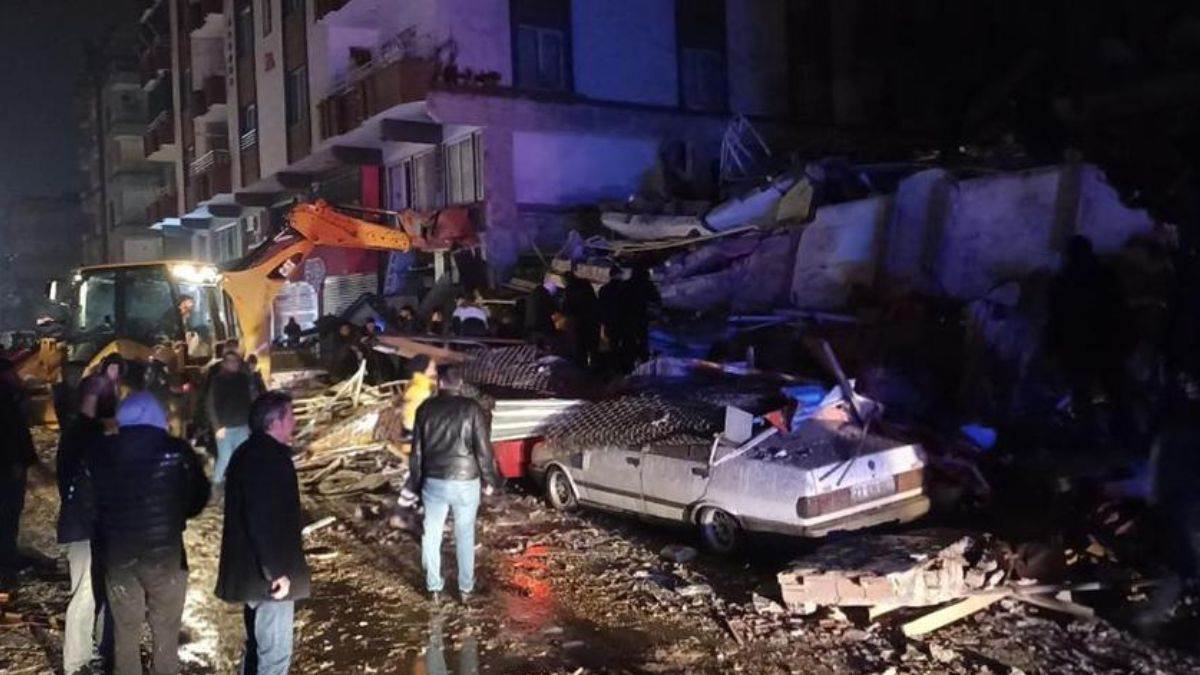 तुर्की में 7.8 रिक्टर स्केल के भूकंप से 5 की मौत, कई इमारतें धराशायी, 1 मिनट तक हिली धरती