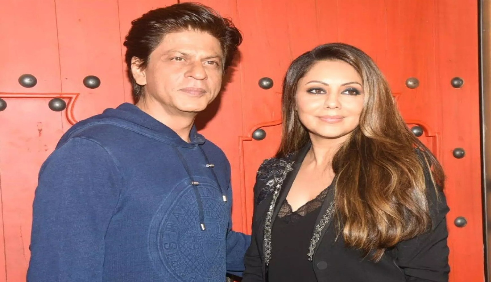 यूपी : शाहरुख खान की पत्नी गौरी खान के खिलाफ लखनऊ में दर्ज हुई FIR,जानें क्या है मामला