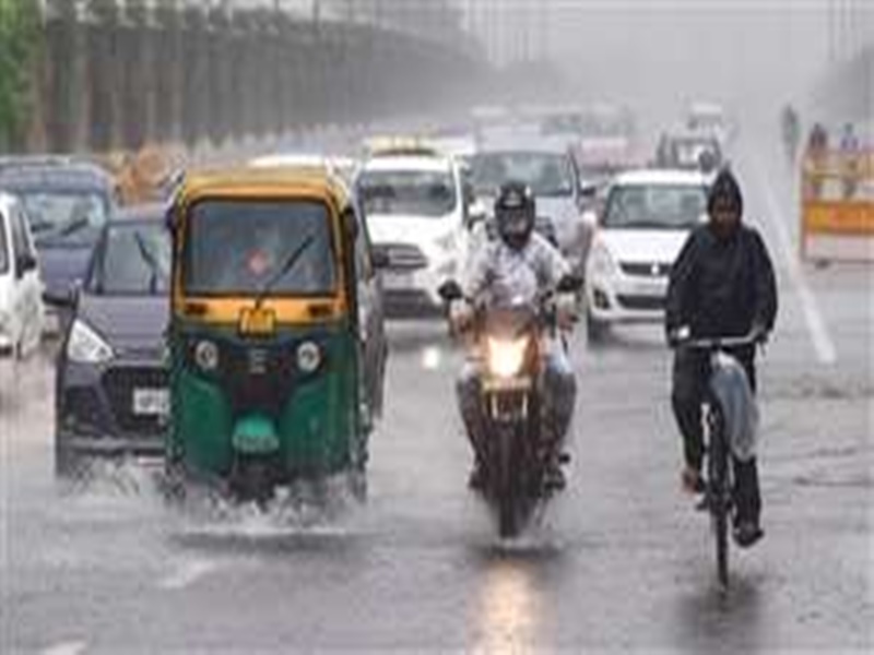 UP Weather Update: राजधानी लखनऊ और कानपुर समेत प्रदेश के कई शहरों में बरिश, क‍िसान परेशान