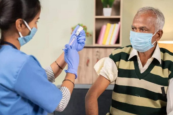 भारत में कोरोना : नए संक्रमितों की संख्या में 20 फीसदी की उछाल, 24 घंटे में 5,335 मामले मिले