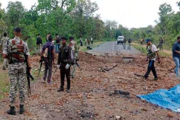 छत्तीसगढ़ के दंतेवाड़ा में बड़ा नक्सली हमला – आईआईडी धमाके में 10 DRG जवानों समेत 11 की मौत