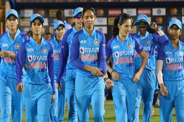 बीसीसीआई ने घोषित किया महिला क्रिकेटरों का सालाना कॉन्ट्रैक्ट, हरमनप्रीत समेत 17 खिलाड़ी शामिल, 5 बाहर