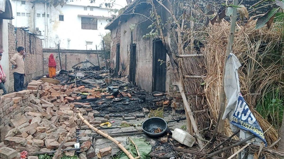 मुजफ्फरपुर में दर्दनाक हादसा: तीन घरों में लगी भीषण आग, चार सगी बहनों की जिंदा जलकर मौत, 6 से अधिक झुलसे