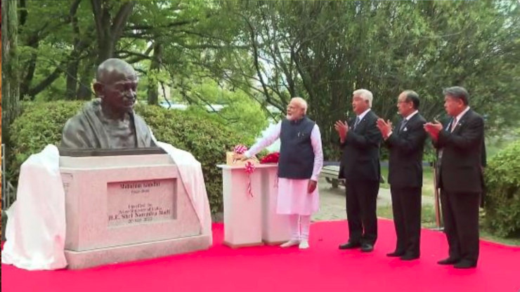 जापान: हिरोशिमा में महात्मा गांधी की आवक्ष प्रतिमा का प्रधानमंत्री मोदी ने किया अनावरण