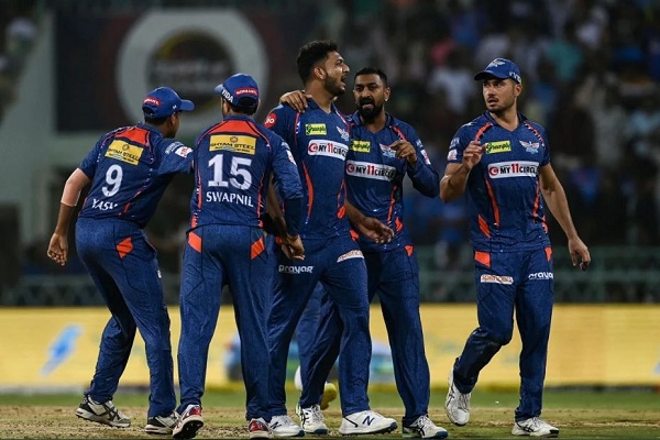 आईपीएल 2023 : लखनऊ सुपर जाएंट्स रोमांचक जीत से तीसरे स्थान पर, अंतिम ओवर में हारा मुंबई इंडियंस