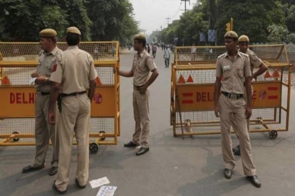 दिल्ली के इस स्कूल को बम से उड़ाने की धमकी, जांच में जुटी पुलिस, अभिभावकों में चिंता