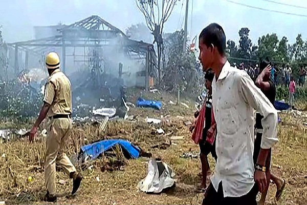 पश्चिम बंगाल में अवैध पटाखा फैक्ट्री में विस्फोट से 9 लोगों की मौत, सीआईडी ने शुरू की जांच