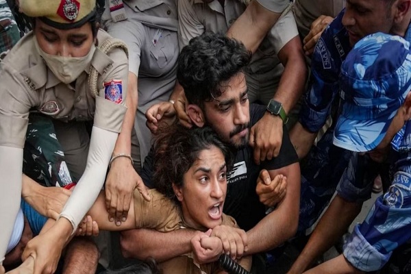 जंतर-मंतर पर प्रदर्शन : दिल्ली पुलिस ने बजरंग, साक्षी और विनेश के खिलाफ दर्ज की एफआईआर