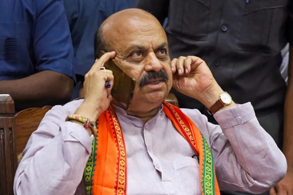 कर्नाटक : सीएम बोम्मई व येदियुरप्पा ने एग्जिट पोल को किया खारिज, बोले – ‘भाजपा को मिल रहा है स्पष्ट बहुमत’