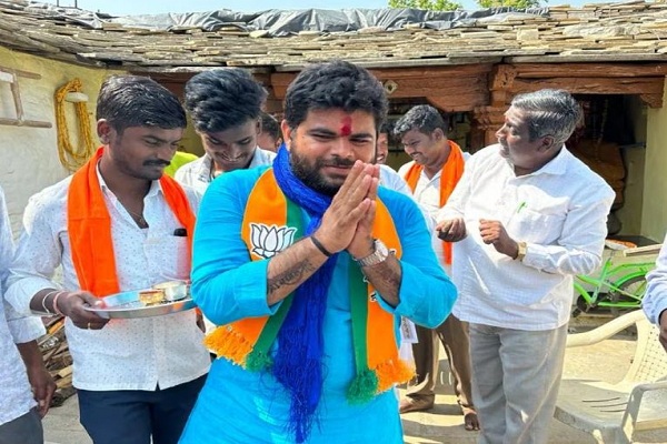 कर्नाटक चुनाव : मल्लिकार्जुन खड़गे को जान से मारने की कथित धमकी देने वाले भाजपा नेता मणिकांत राठौर के खिलाफ केस दर्ज