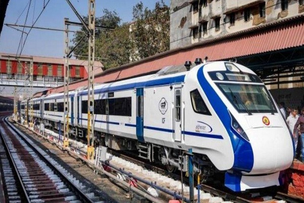 देश की 19वीं वंदे भारत एक्सप्रेस तैयार : पीएम मोदी शनिवार को गोवा-मुंबई रूट की ट्रेन को दिखाएंगे हरी झंडी