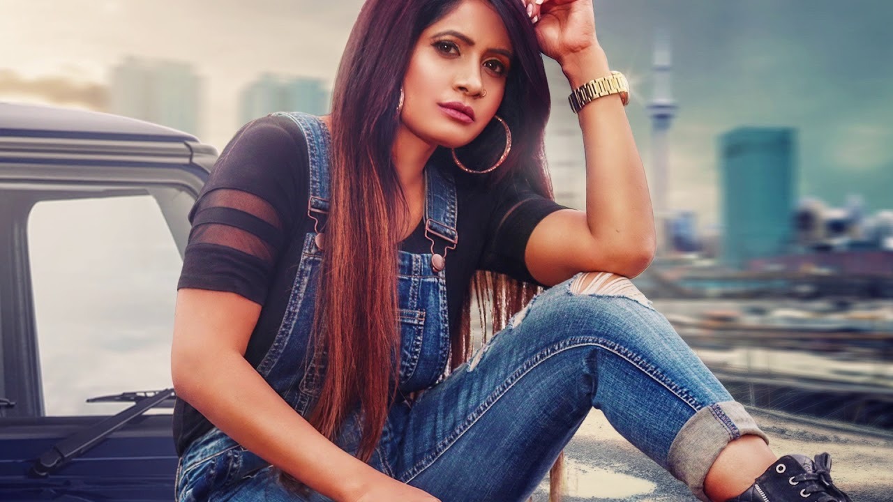 Singer Miss Pooja:विवादों में फंसी मशहूर पंजाबी सिंगर मिस पूजा, जानें क्या है मामला